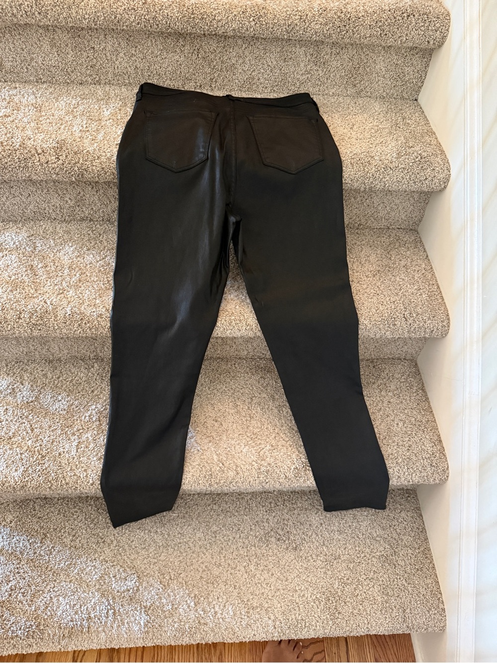 Abercrombie & Fitch Super Skinny Ankle Pants in Black